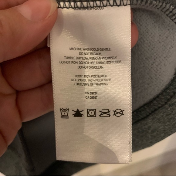 Columbia men’s small grey and red quarter zip pullover sweatshirt - Picture 4 of 5